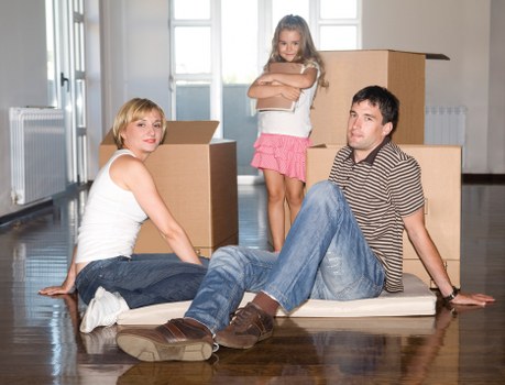 Local moving team handling flat access in Redbridge